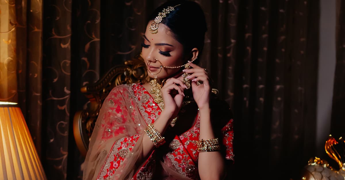 A stunning bridal makeup look.